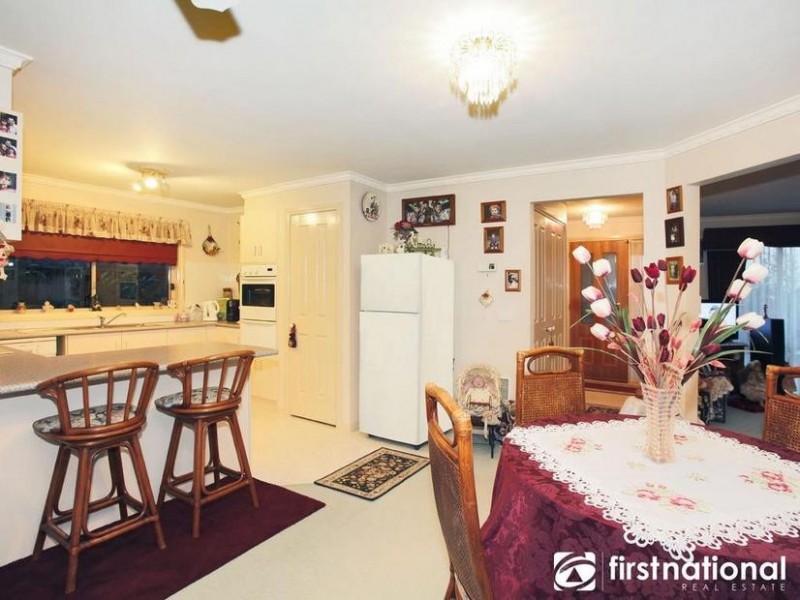 15 Claremont Glen, Berwick VIC 3806