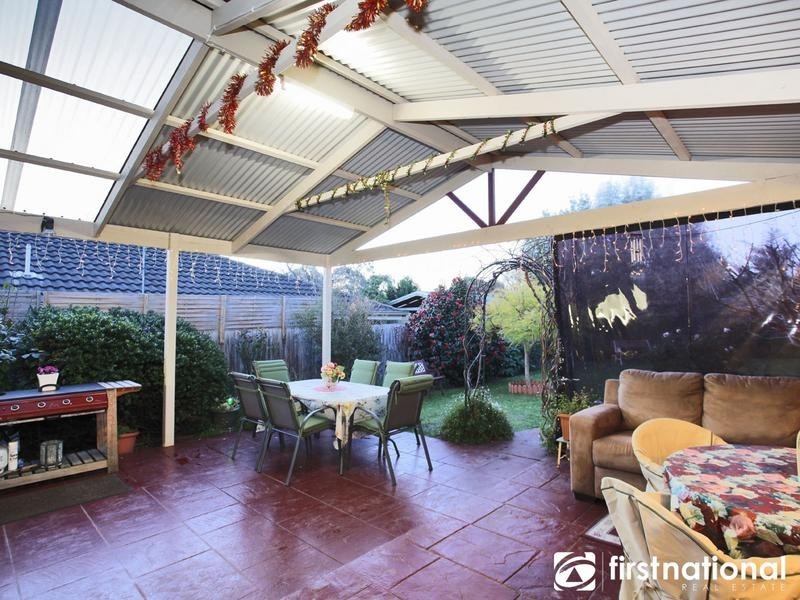 15 Claremont Glen, Berwick VIC 3806