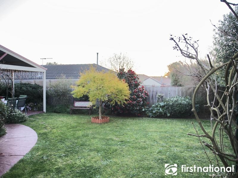 15 Claremont Glen, Berwick VIC 3806