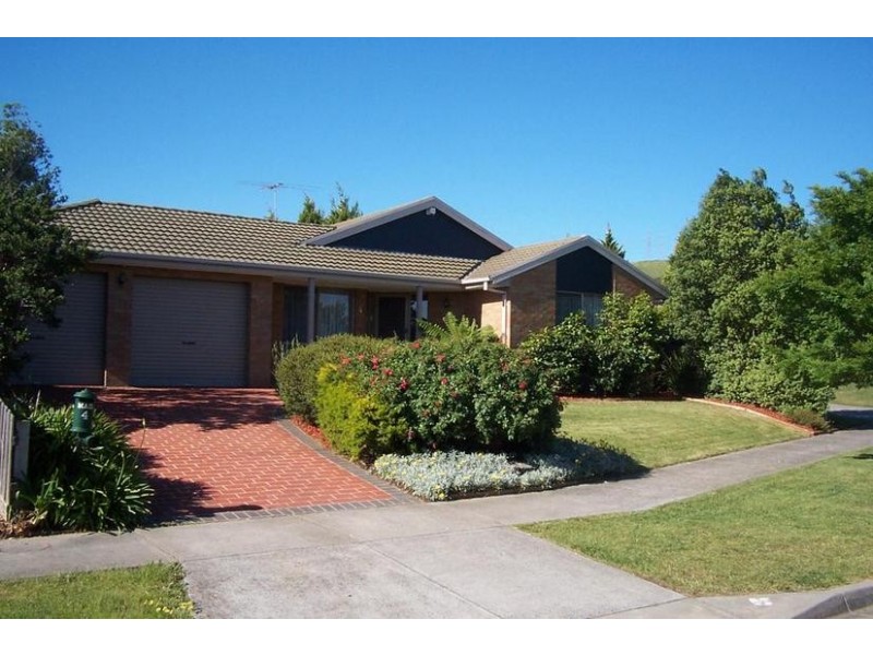 4 Versailles Place, Narre Warren VIC 3805