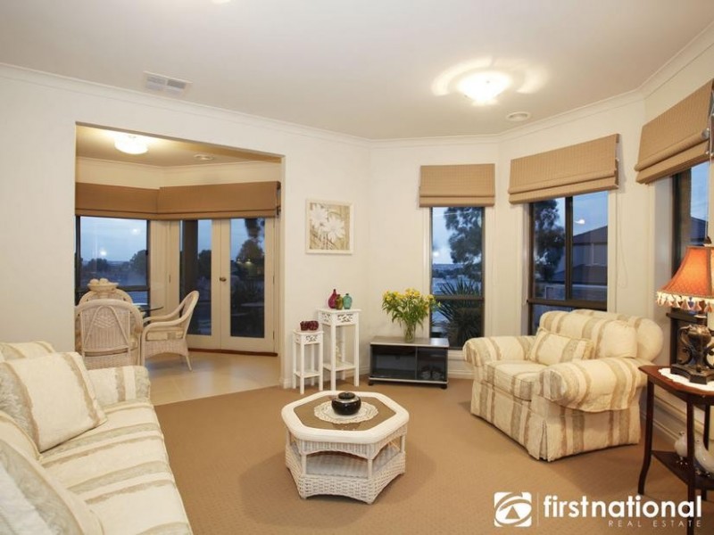 66 Bridgewater Boulevard, Berwick VIC 3806
