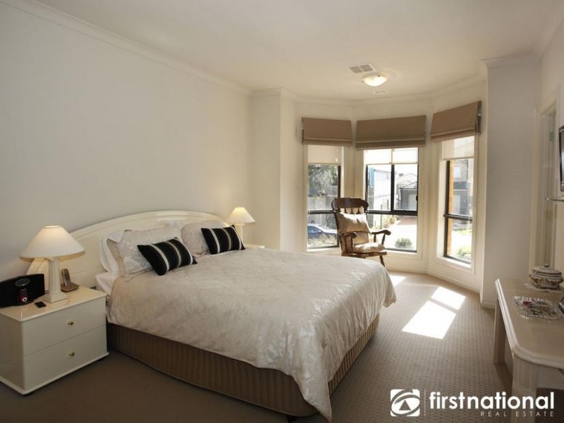 66 Bridgewater Boulevard, Berwick VIC 3806