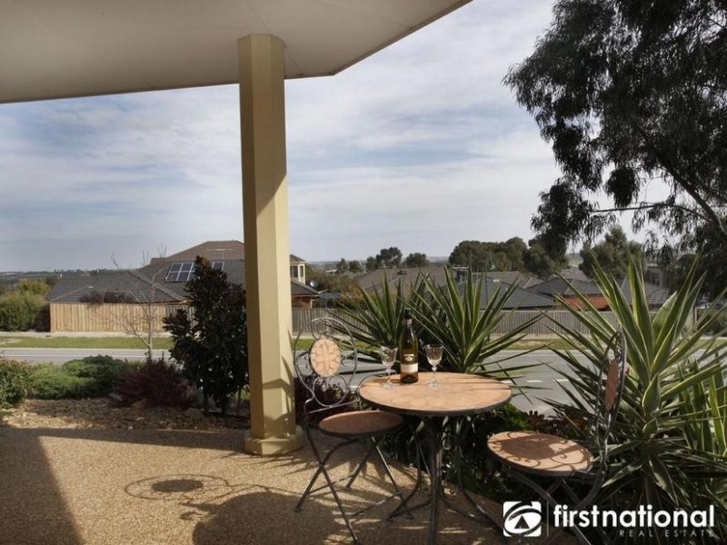 66 Bridgewater Boulevard, Berwick VIC 3806