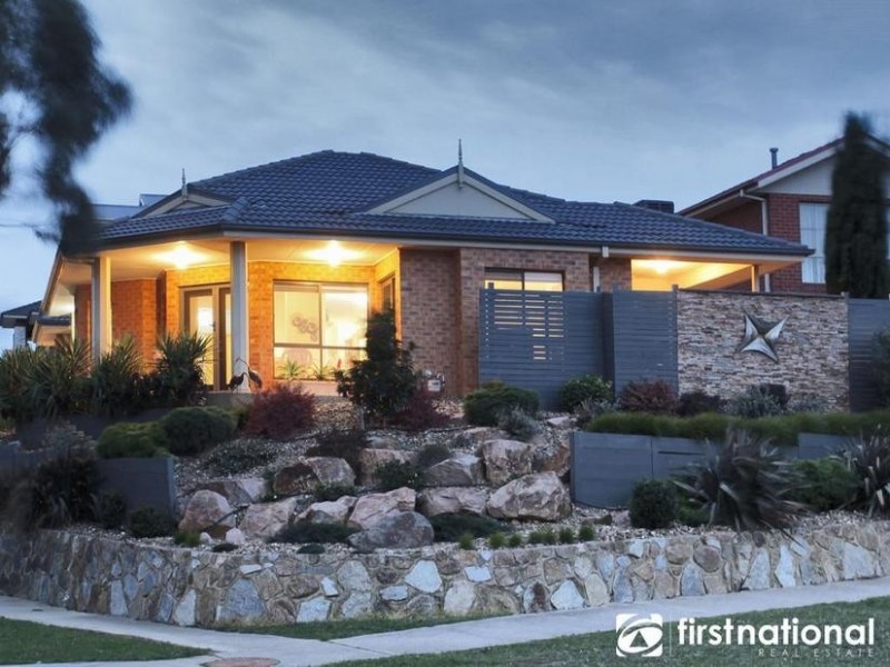 66 Bridgewater Boulevard, Berwick VIC 3806