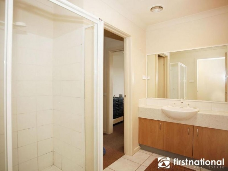 16/4 Paydon Way, Hampton Park VIC 3976