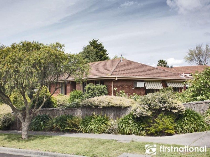 12 Woodlands Crescent, Narre Warren VIC 3805