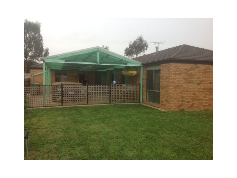 3 Kinsale View, Berwick VIC 3806