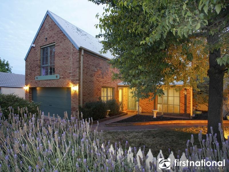 4 Cypress Hills Drive, Narre Warren South VIC 3805