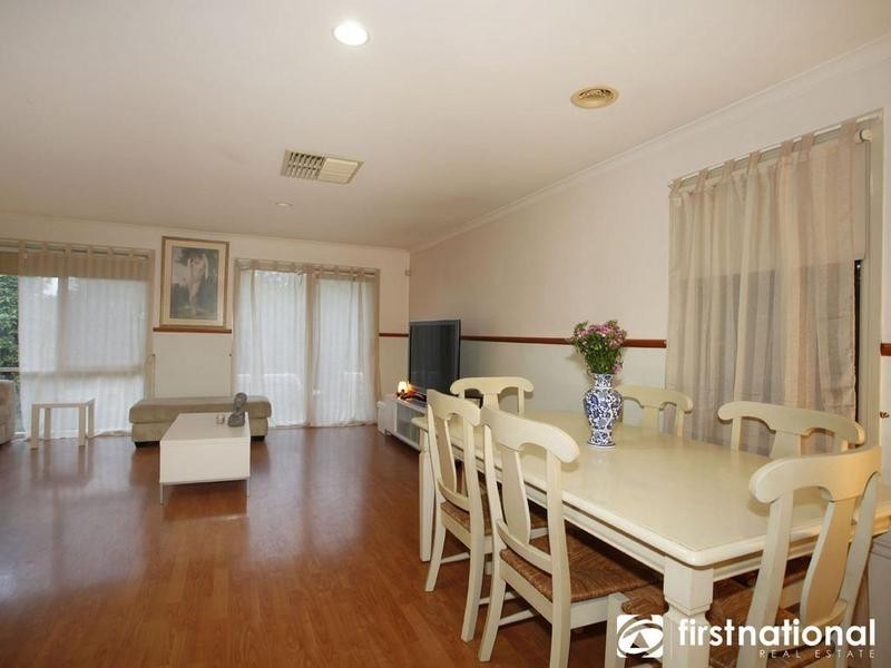 4 Cypress Hills Drive, Narre Warren South VIC 3805