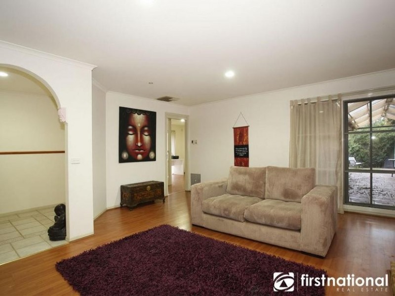 4 Cypress Hills Drive, Narre Warren South VIC 3805