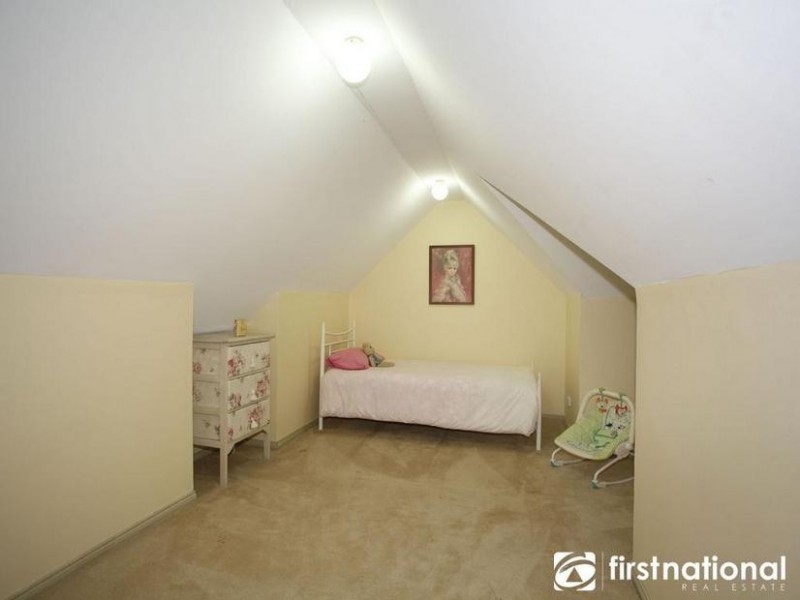 4 Cypress Hills Drive, Narre Warren South VIC 3805