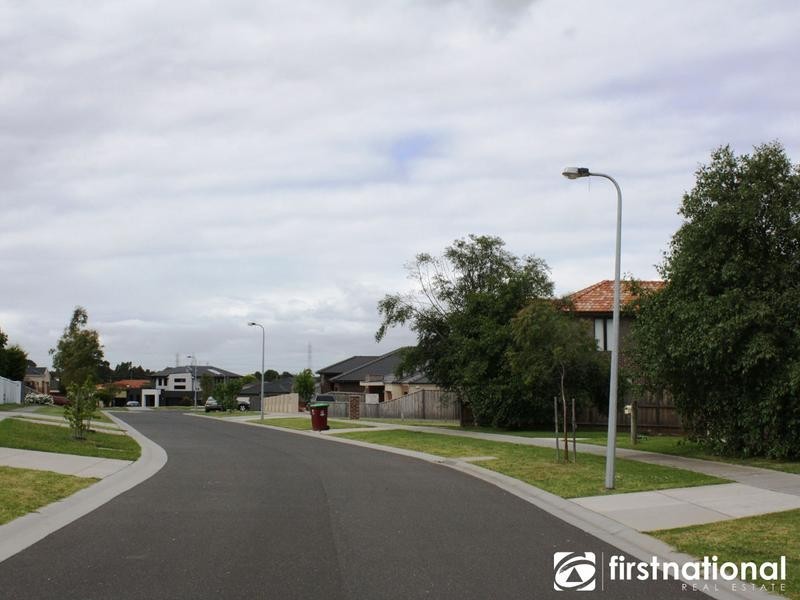 8 Garden View Court, Narre Warren North VIC 3804