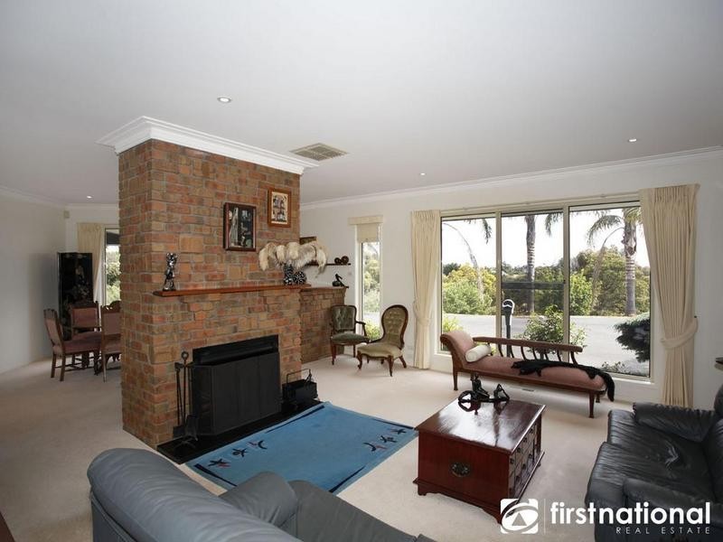 40-42 Caserta Drive, Berwick VIC 3806