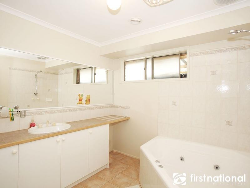 3 Carmela Close, Narre Warren VIC 3805