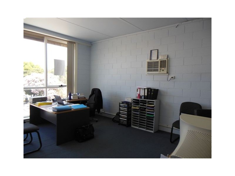 1,2,& 3/3 Blackburne Square, Berwick VIC 3806