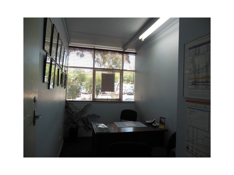 1,2,& 3/3 Blackburne Square, Berwick VIC 3806