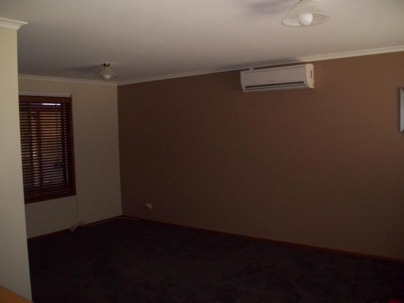 30 Ralph Crescent, Hampton Park VIC 3976