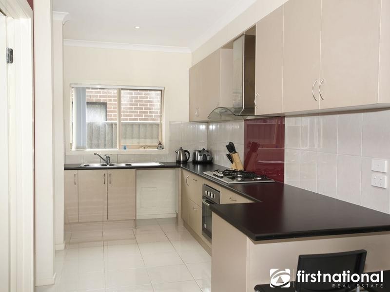 17 Peregrine Street, Cranbourne North VIC 3977