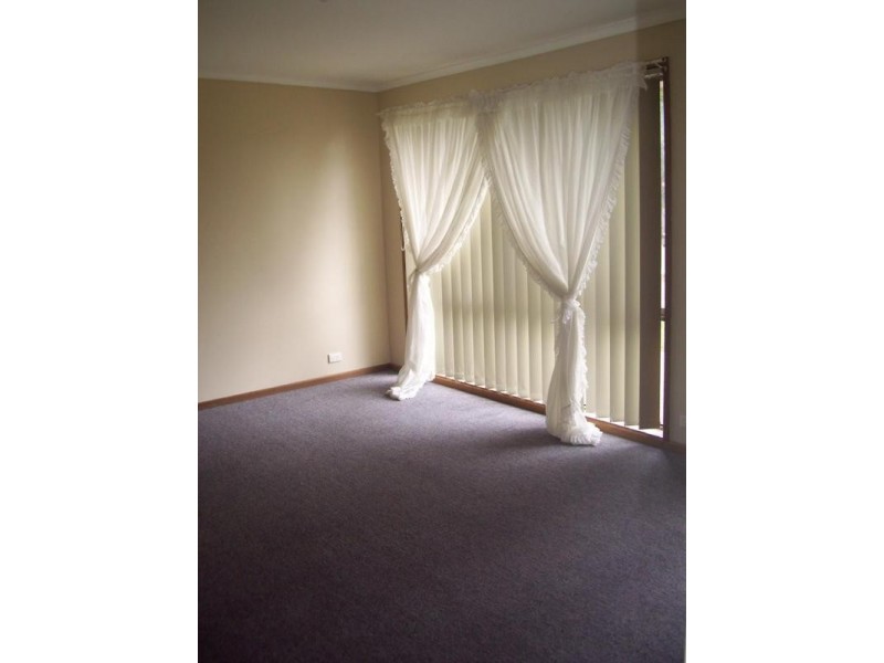 1/8 Helen Court, Narre Warren VIC 3805