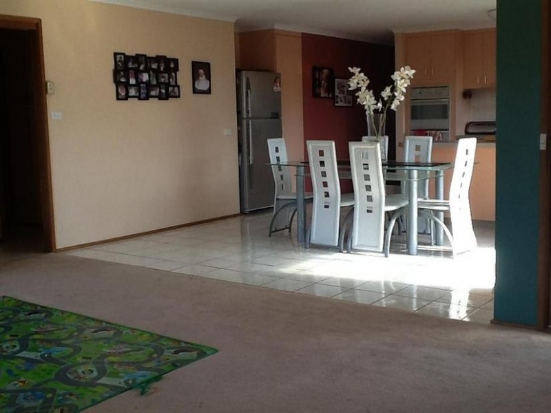 48 Bunbury Avenue, Narre Warren VIC 3805