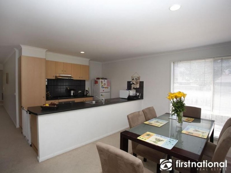 8 Hallmark Drive, Narre Warren South VIC 3805