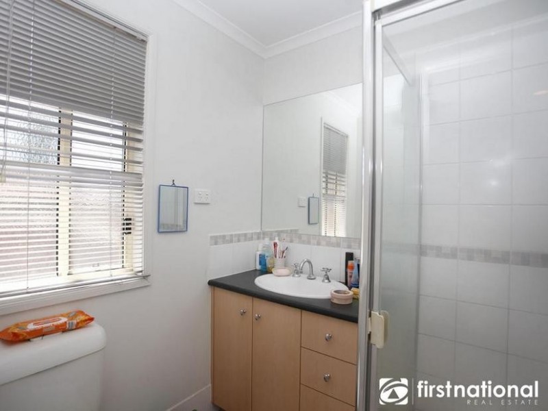 8 Hallmark Drive, Narre Warren South VIC 3805