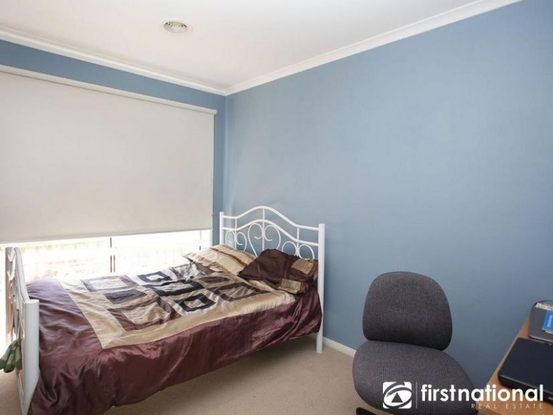 8 Hallmark Drive, Narre Warren South VIC 3805