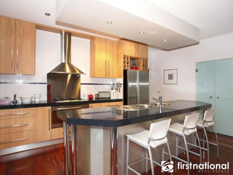 18 Lyrebird Gardens, Berwick VIC 3806