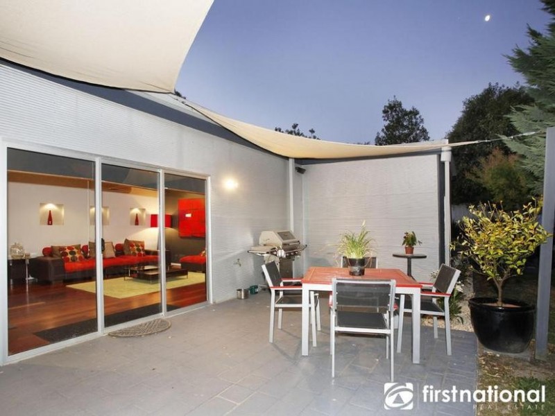 18 Lyrebird Gardens, Berwick VIC 3806