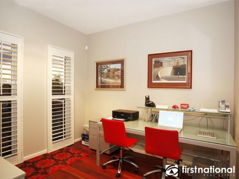 18 Lyrebird Gardens, Berwick VIC 3806