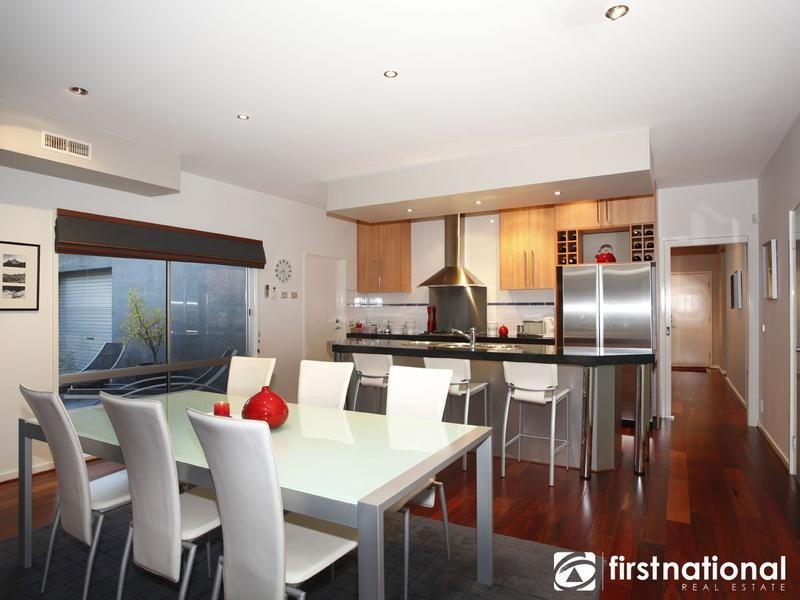 18 Lyrebird Gardens, Berwick VIC 3806