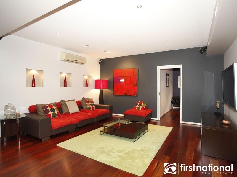 18 Lyrebird Gardens, Berwick VIC 3806