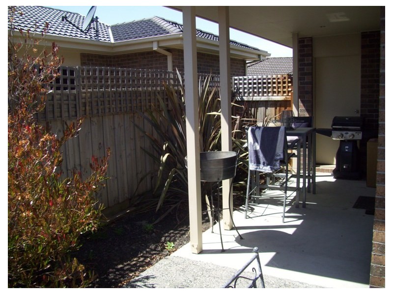 1/6 Mc Gregor Road, Pakenham VIC 3810