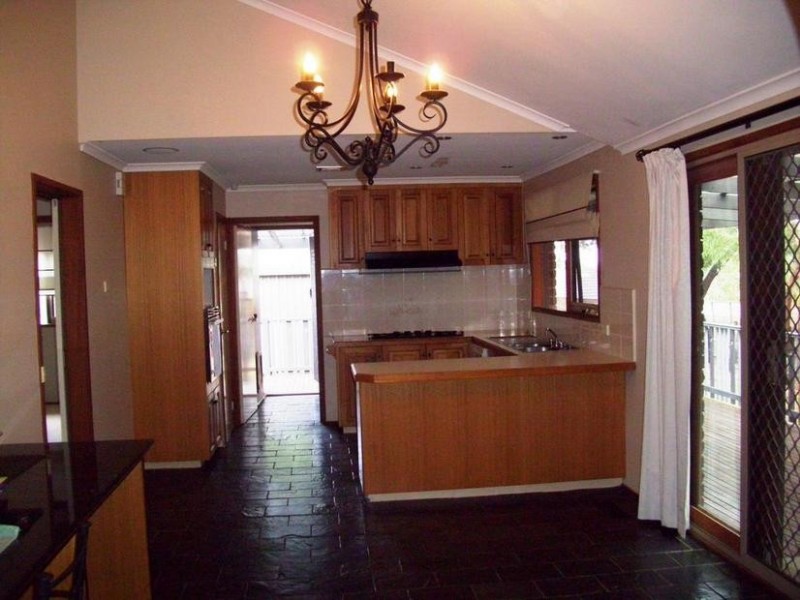 36 Garnet Close, Narre Warren VIC 3805