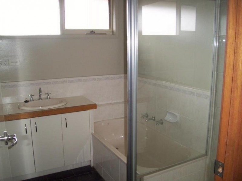 36 Garnet Close, Narre Warren VIC 3805