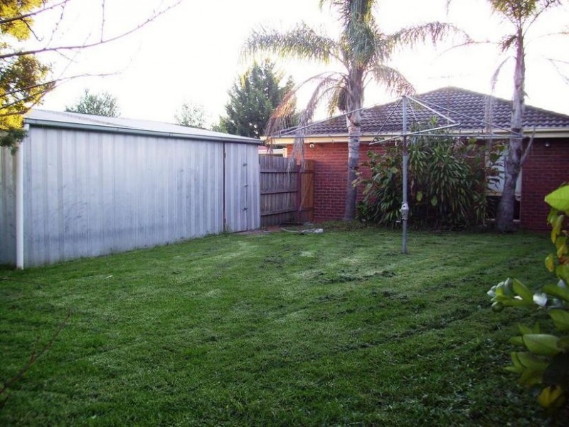 10 Garryowen Crescent, Narre Warren VIC 3805