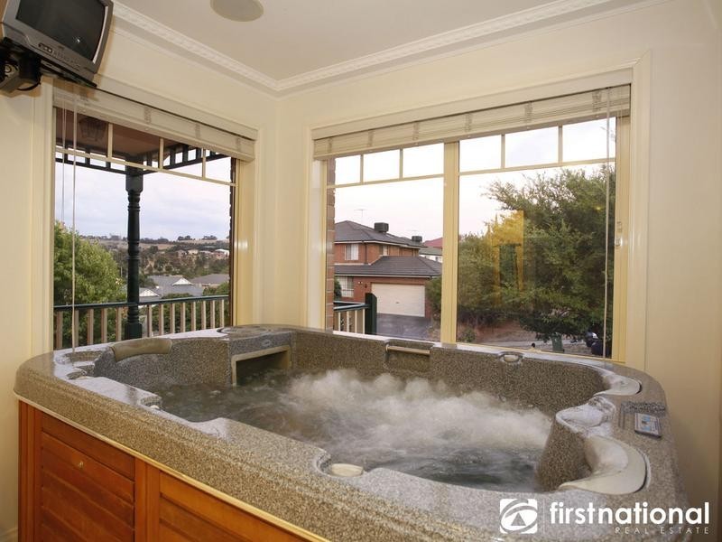 3 Yaldara Drive, Berwick VIC 3806