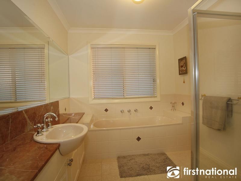 3 Yaldara Drive, Berwick VIC 3806