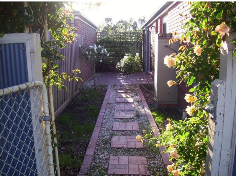 15 Lochard Terrace, Narre Warren South VIC 3805