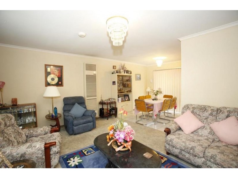 2/102 Fleetwood Drive, Narre Warren VIC 3805