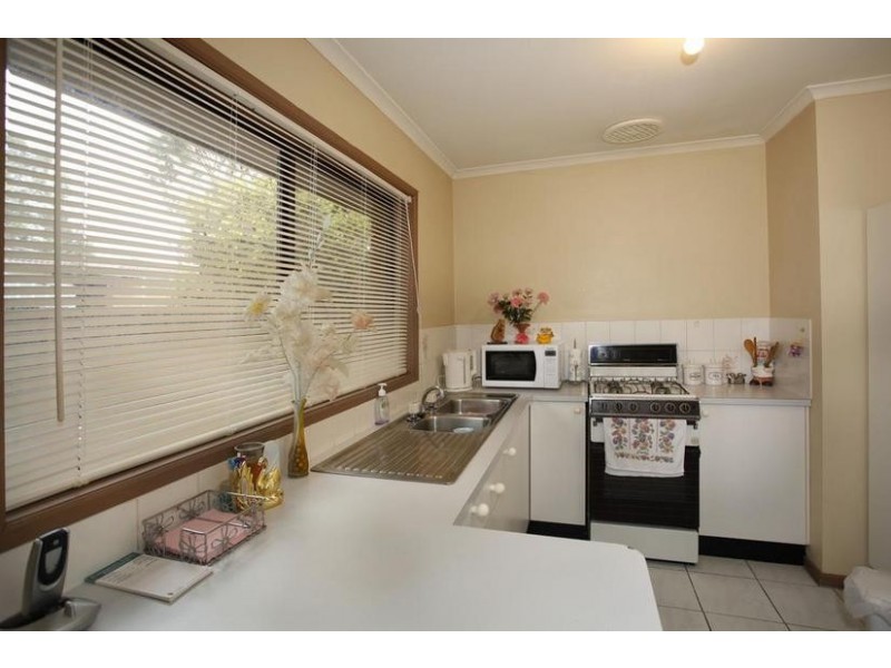 2/102 Fleetwood Drive, Narre Warren VIC 3805