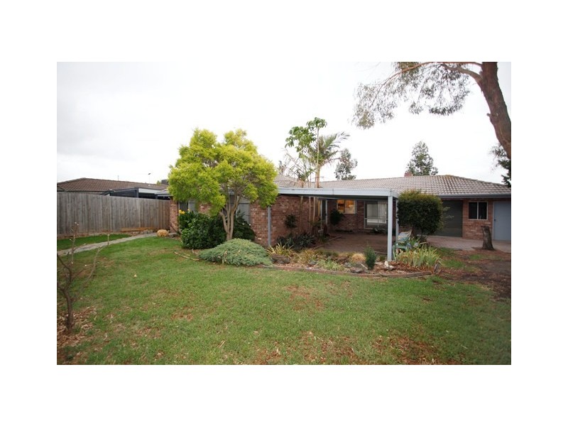 28 Baringa Park Drive, Narre Warren South VIC 3805