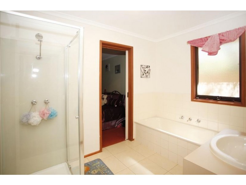 9 Clarrisa Court, Narre Warren VIC 3805