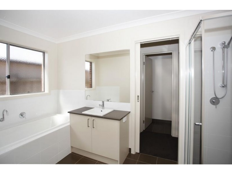 179 Rosebank Drive, Cranbourne North VIC 3977