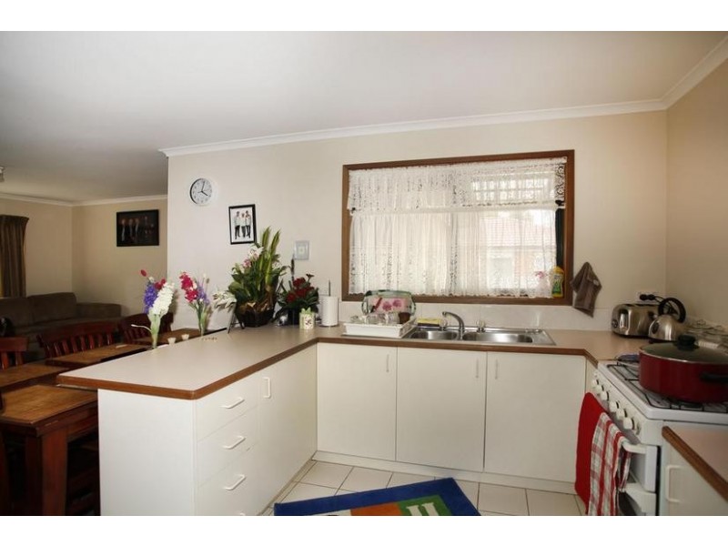 6 Wirrabarra Place, Berwick VIC 3806