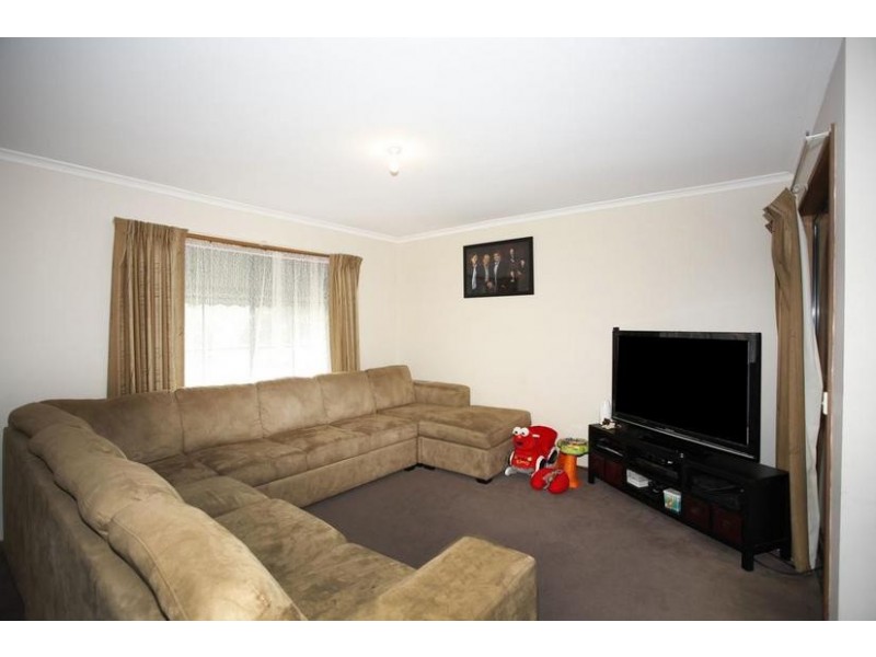 6 Wirrabarra Place, Berwick VIC 3806