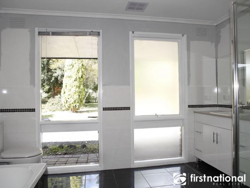 145 Split Rock Road, Beaconsfield Upper VIC 3808