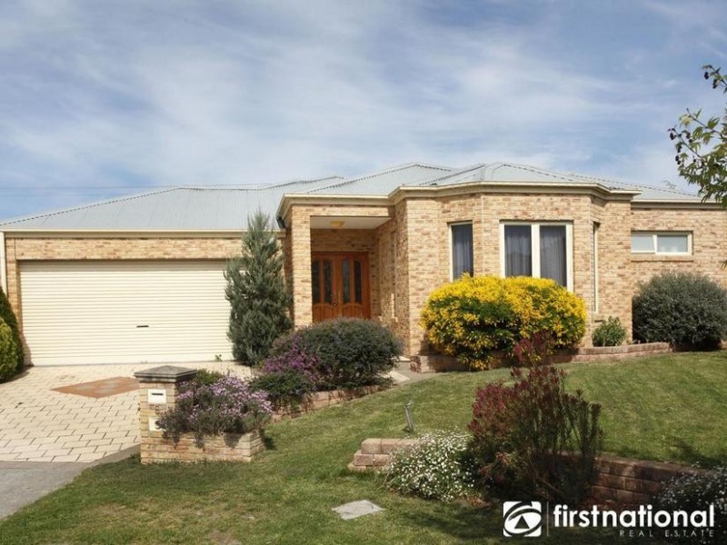 8 Pineview Court, Narre Warren South VIC 3805