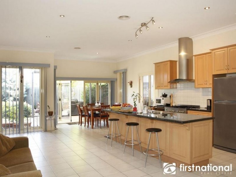 8 Pineview Court, Narre Warren South VIC 3805