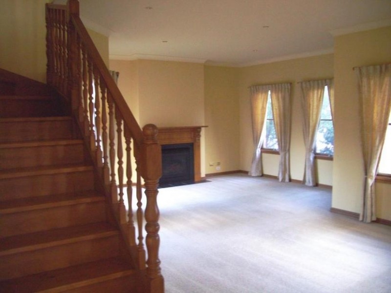 1/8-13 Adelaide Close, Berwick VIC 3806